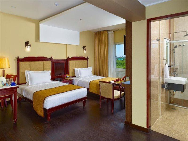 Hotel Palmyra Grand Suite - Tirunelveli Exteriör bild