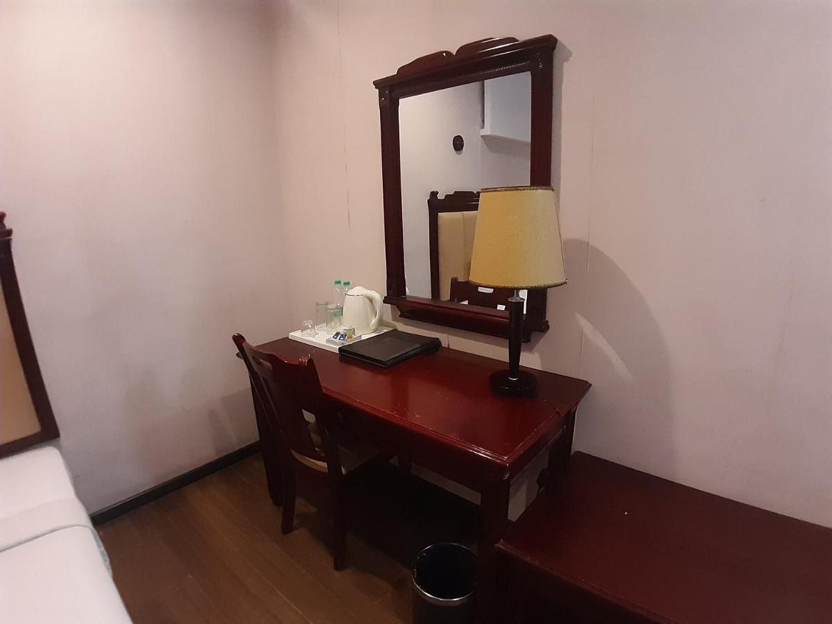 Hotel Palmyra Grand Suite - Tirunelveli Exteriör bild