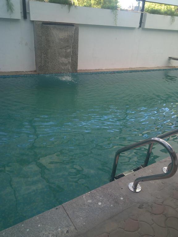 Hotel Palmyra Grand Suite - Tirunelveli Exteriör bild